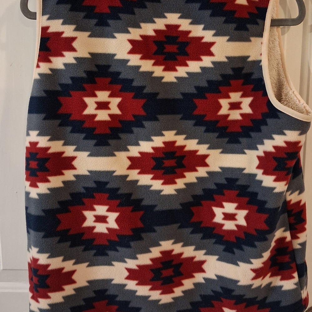 Aztec Pattern Fleece Vest - Picture 2 of 2